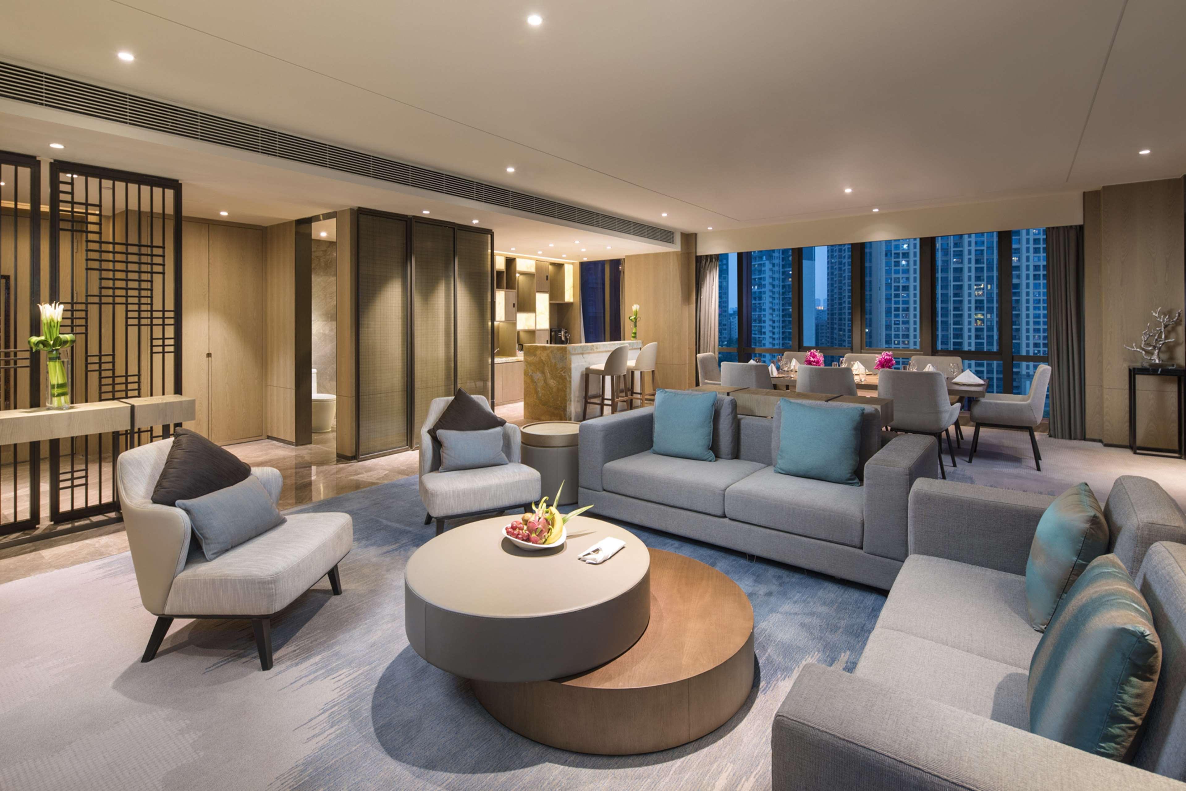 Doubletree By Hilton Hotel Shenzhen Longhua, Near Huawei, Foxcnn, Shenzhen North Railway, Uniwalk & Uniworld Shopping Mall, Sam'S Club Eksteriør bilde