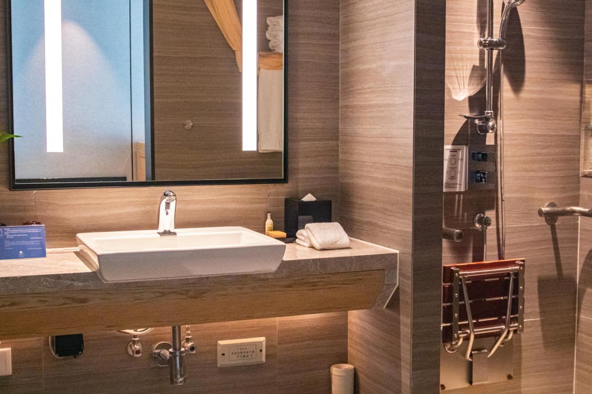 Doubletree By Hilton Hotel Shenzhen Longhua, Near Huawei, Foxcnn, Shenzhen North Railway, Uniwalk & Uniworld Shopping Mall, Sam'S Club Eksteriør bilde