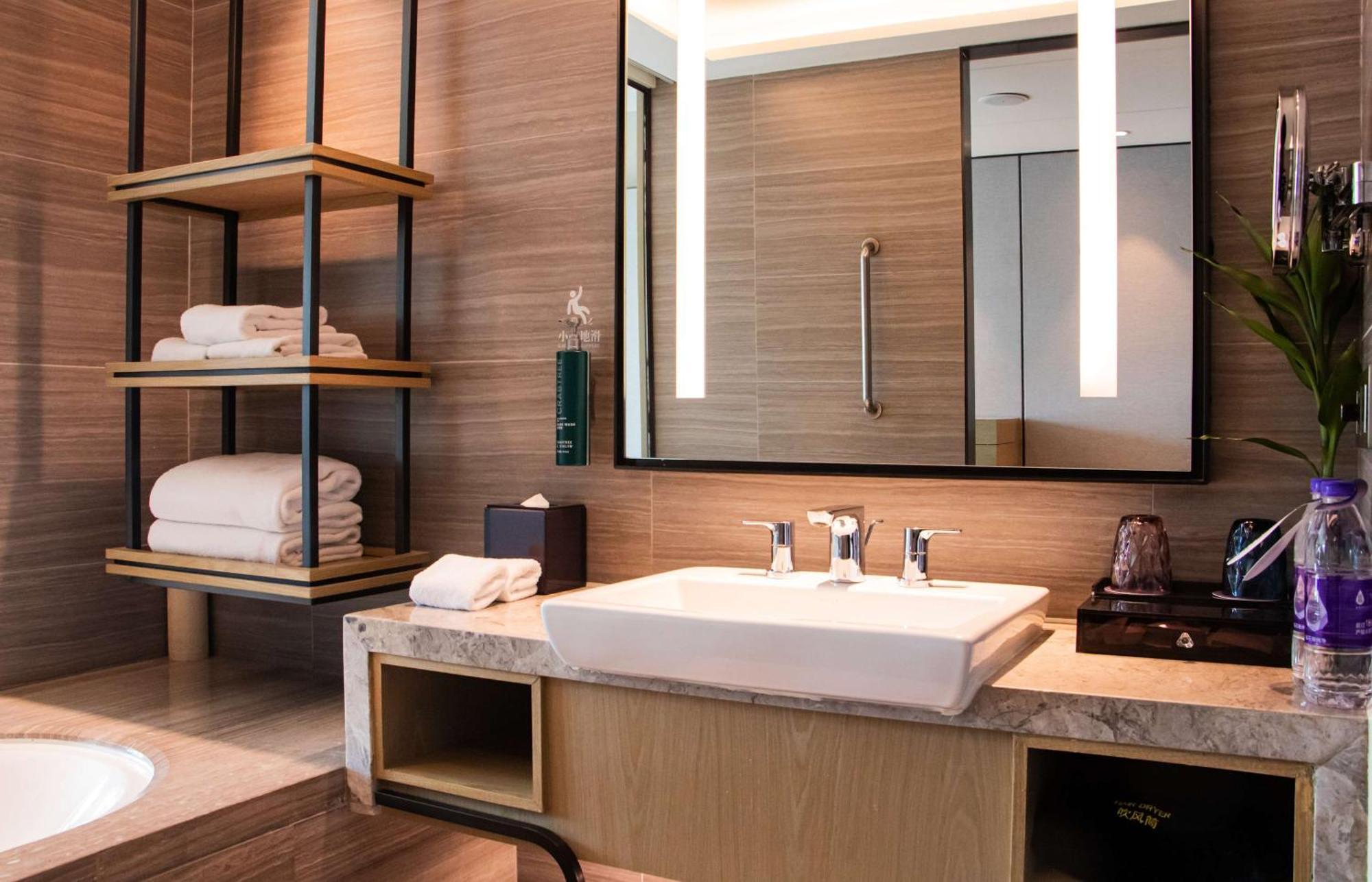 Doubletree By Hilton Hotel Shenzhen Longhua, Near Huawei, Foxcnn, Shenzhen North Railway, Uniwalk & Uniworld Shopping Mall, Sam'S Club Eksteriør bilde