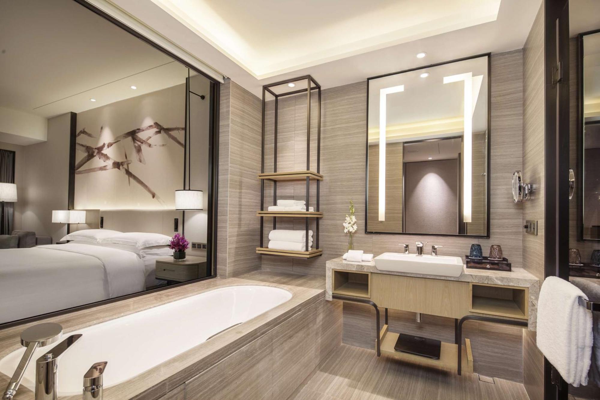 Doubletree By Hilton Hotel Shenzhen Longhua, Near Huawei, Foxcnn, Shenzhen North Railway, Uniwalk & Uniworld Shopping Mall, Sam'S Club Eksteriør bilde
